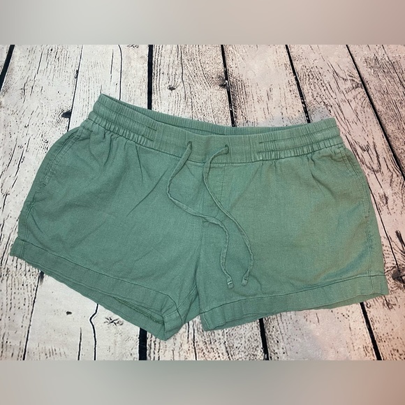 Old Navy Pants - Old Navy• Green Linen Blend Pull On Shorts• Size Medium